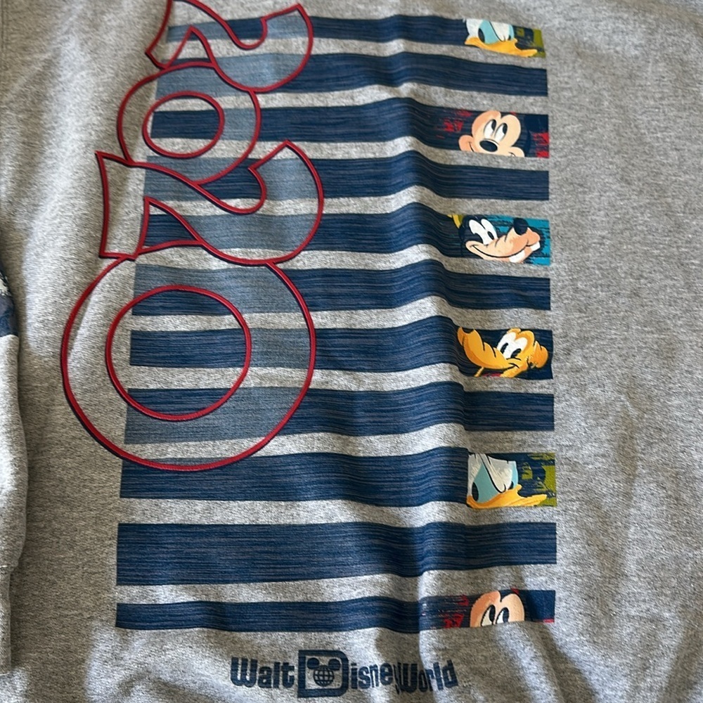 Walt Disney World Gray Crewneck NWT - Picture 2 of 8
